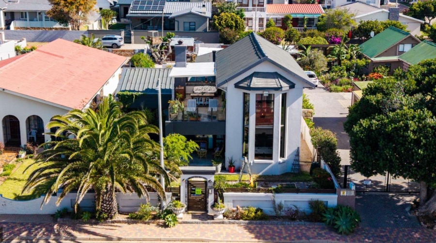 4 Bedroom Property for Sale in Linkside Western Cape